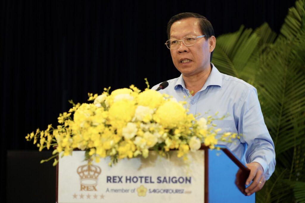 Chủ tịch UBND TPHCM Phan Văn Mãi phát biểu định hướng tại hội thảo.